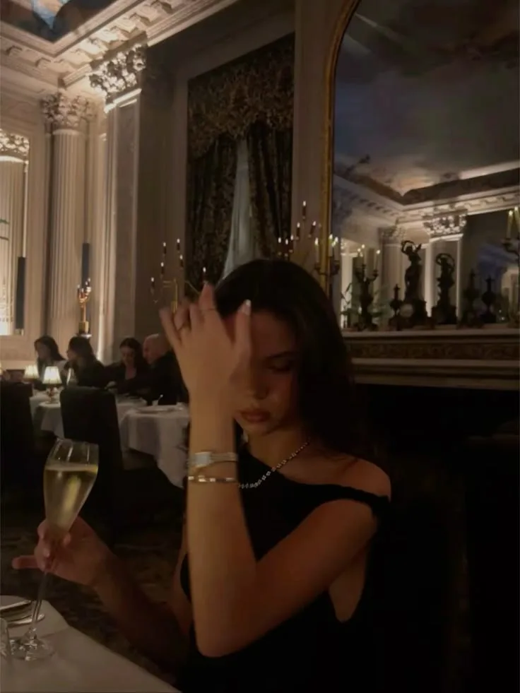 Plates and Posts: How to Pair Your Dinner Photos with Elegant Captions